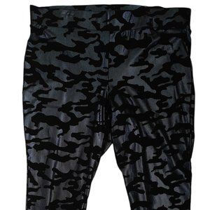 NWOT Torrid 3x Metallic Shiny Army Print Leggings